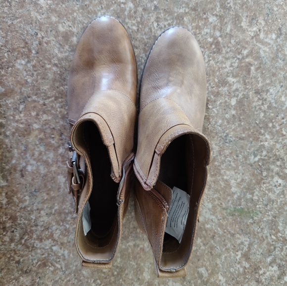 Women's AE Brown Western Ankle Boots - Picture 2 of 8